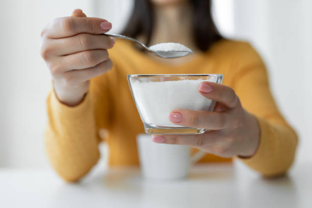 Gula dalam mangkok / istockphoto