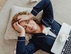 Seorang wanita frustasi / pexels-karola-g