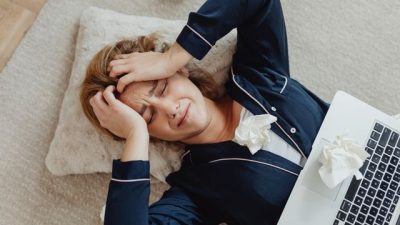 Seorang wanita frustasi / pexels-karola-g