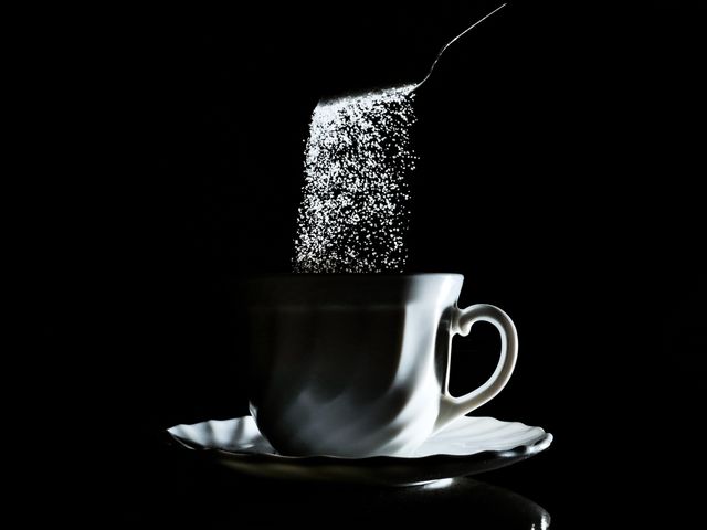 Ilustrasi gula dalam minuman / pexels-stefan-rutkowski